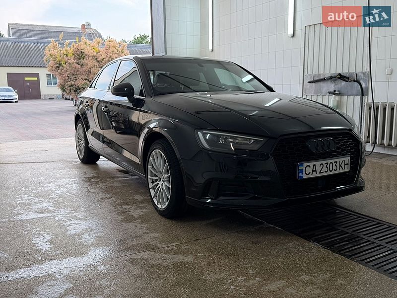Седан Audi A3 2018 в Черкасах