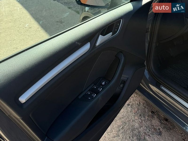 Седан Audi A3 2017 в Луцке