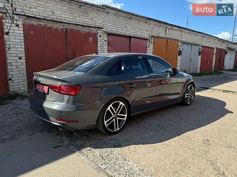 Седан Audi A3 2017 в Луцке