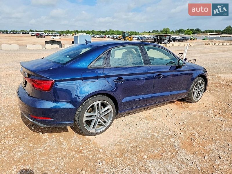 Седан Audi A3 2017 в Киеве