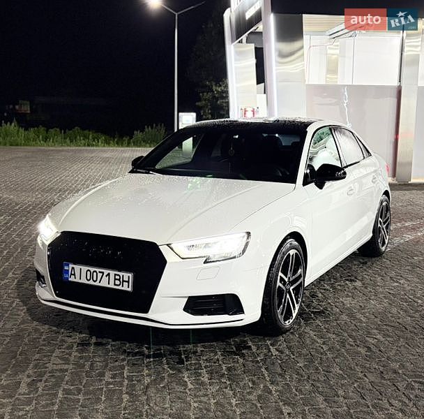 Седан Audi A3 2019 в Киеве
