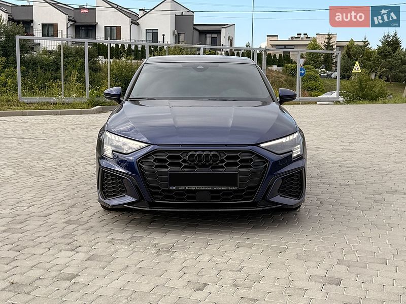 Седан Audi A3 2022 в Львові