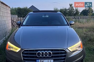 Седан Audi A3 2015 в Вараше
