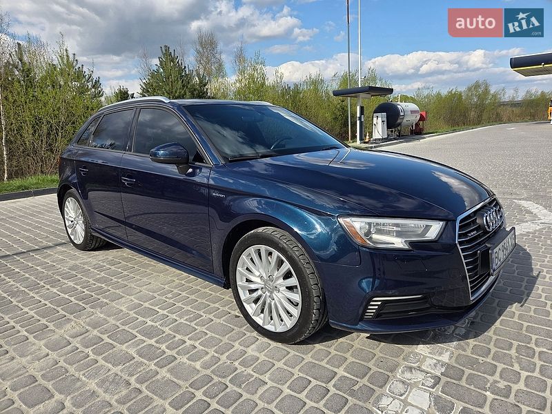 Хэтчбек Audi A3 2017 в Львове