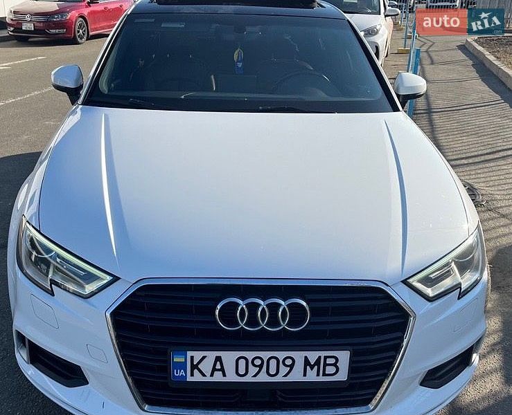 Седан Audi A3 2018 в Василькові
