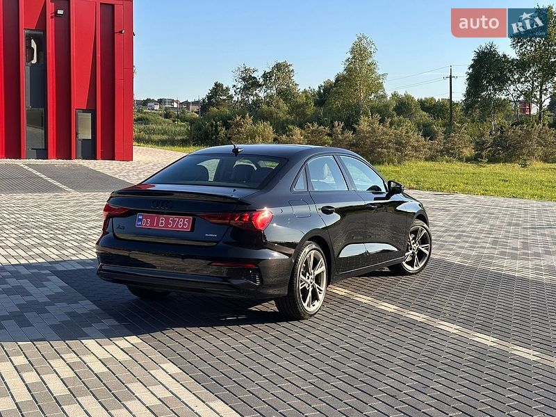 Седан Audi A3 2023 в Львові