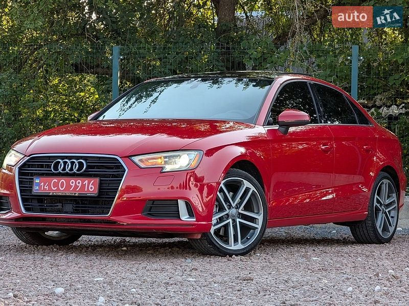 Седан Audi A3 2016 в Дрогобичі