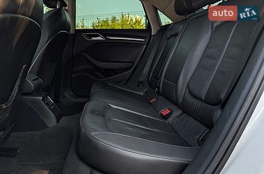 Седан Audi A3 2016 в Дрогобыче