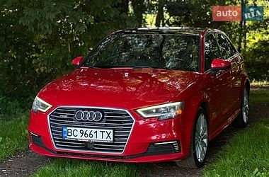 Седан Audi A3 2016 в Львові