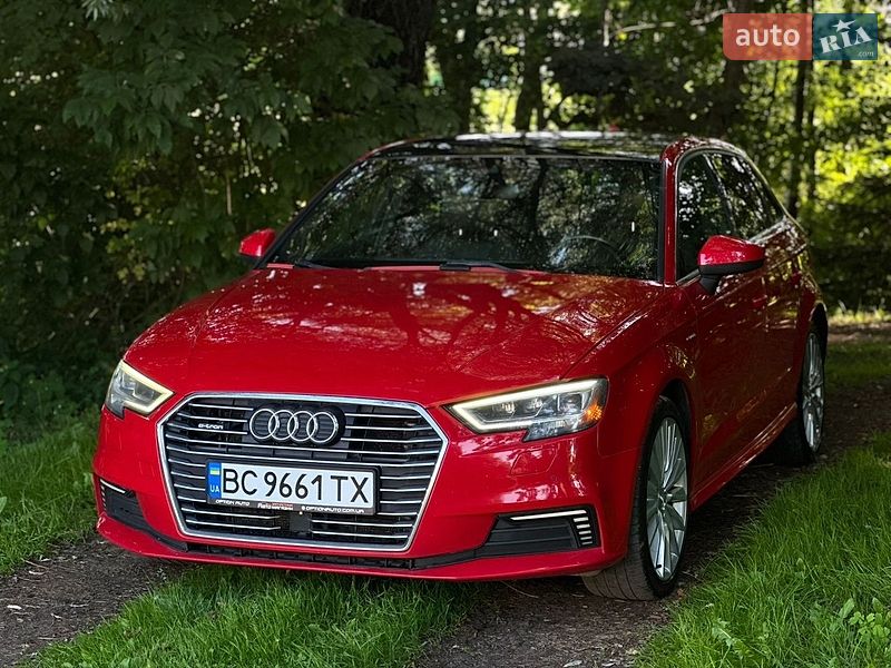 Седан Audi A3 2016 в Львові
