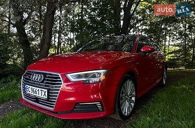 Седан Audi A3 2016 в Львові