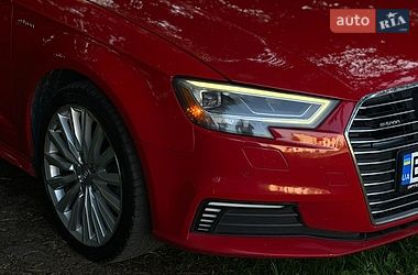 Седан Audi A3 2016 в Львові