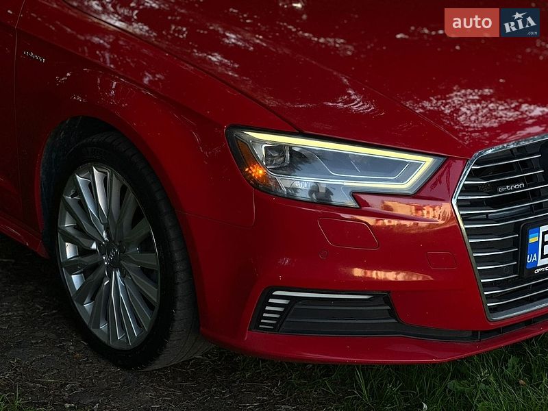 Седан Audi A3 2016 в Львові