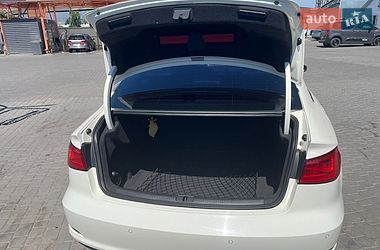 Седан Audi A3 2015 в Мукачево