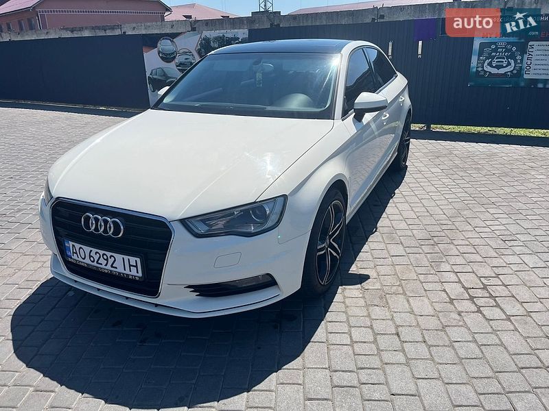 Седан Audi A3 2015 в Мукачево