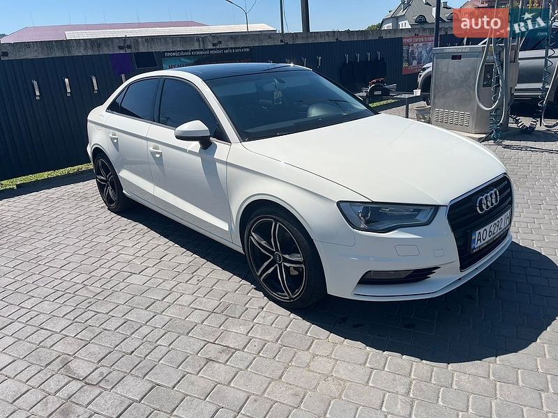 Седан Audi A3 2015 в Мукачево