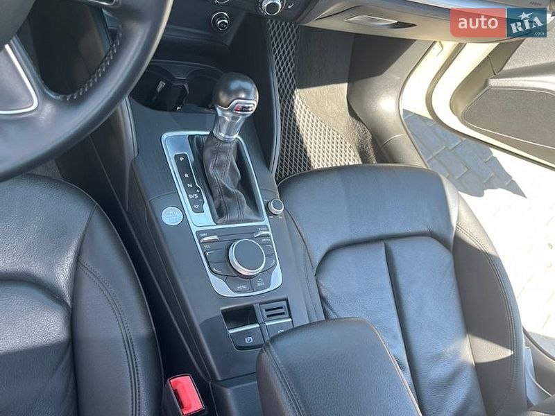 Седан Audi A3 2015 в Мукачево