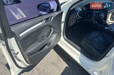 Седан Audi A3 2015 в Мукачево