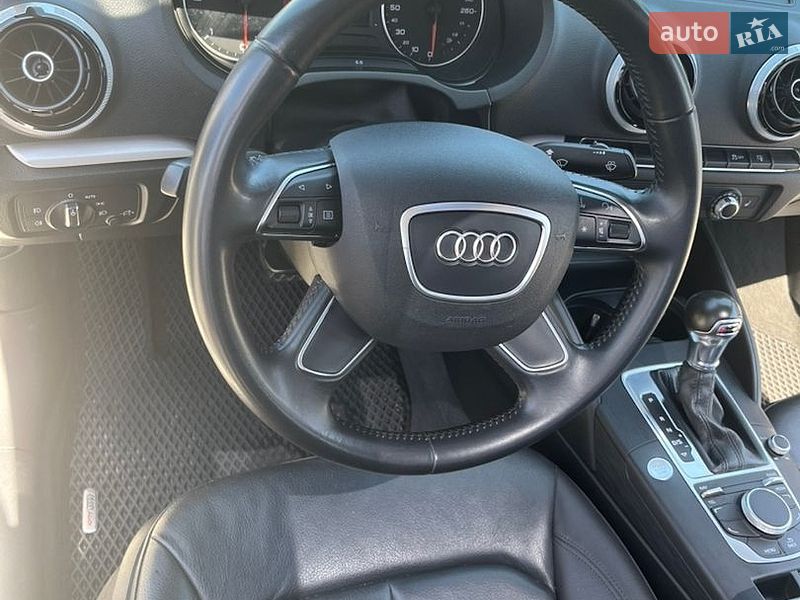 Седан Audi A3 2015 в Мукачево