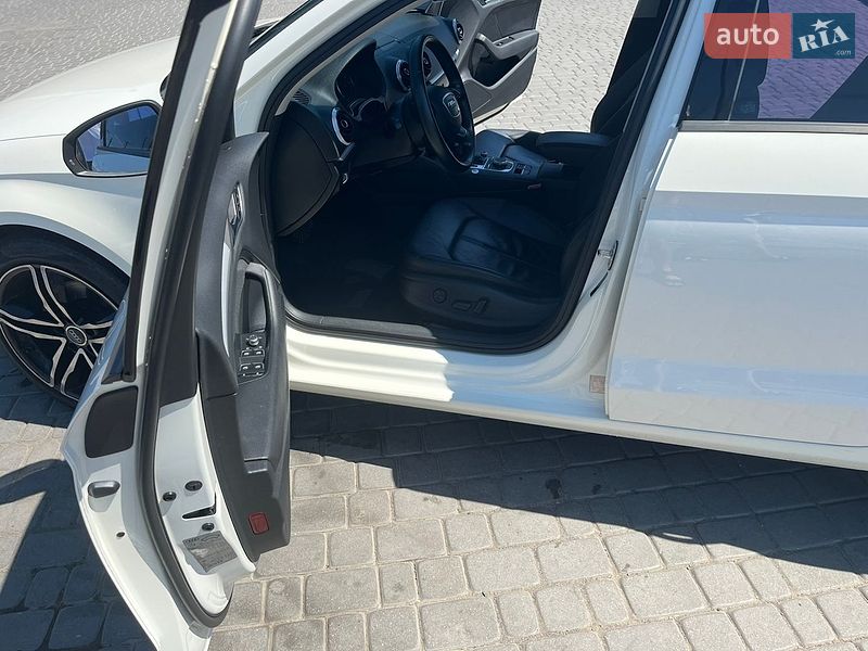 Седан Audi A3 2015 в Мукачево