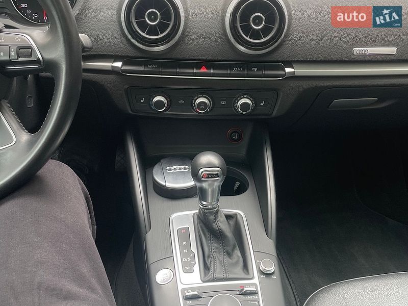 Седан Audi A3 2016 в Харькове