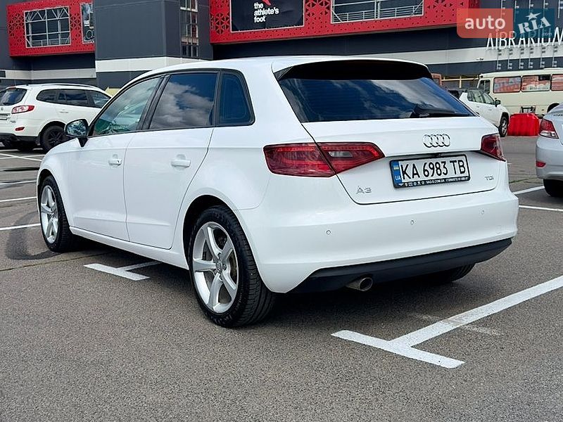 Хэтчбек Audi A3 2015 в Киеве