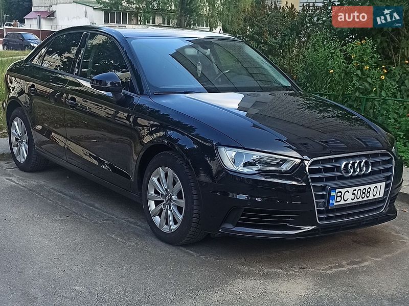 Седан Audi A3 2016 в Новояворівську