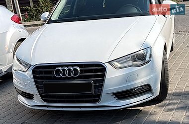 Седан Audi A3 2016 в Львове Седан Audi A3 2016 в Львове