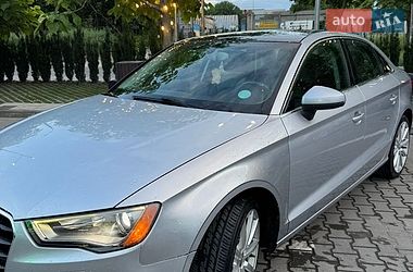 Седан Audi A3 2015 в Чернівцях
