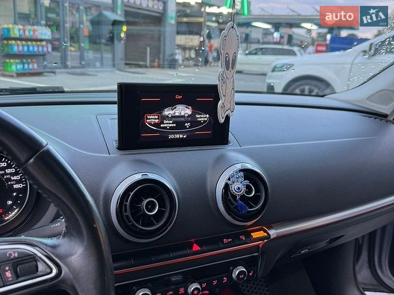 Седан Audi A3 2015 в Чернівцях