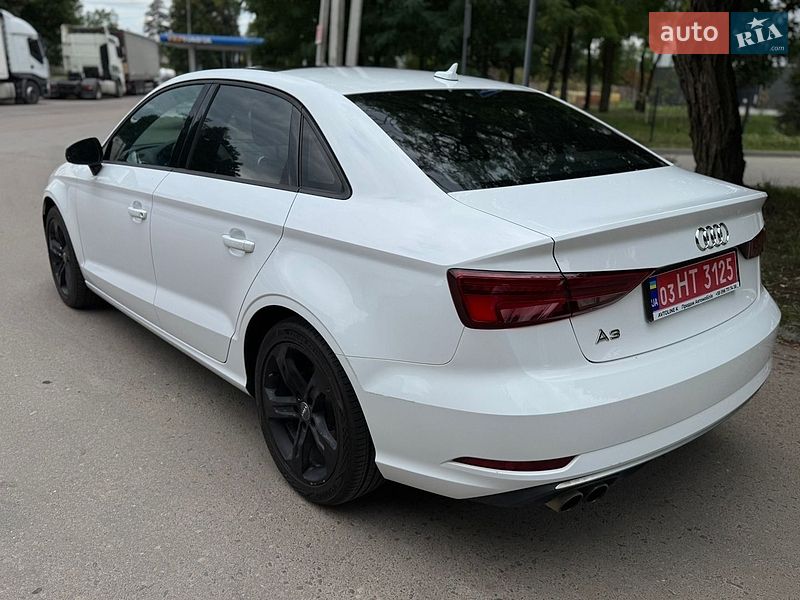 Седан Audi A3 2017 в Львові