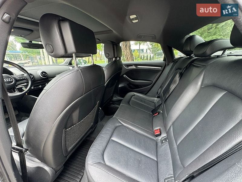 Седан Audi A3 2017 в Львові