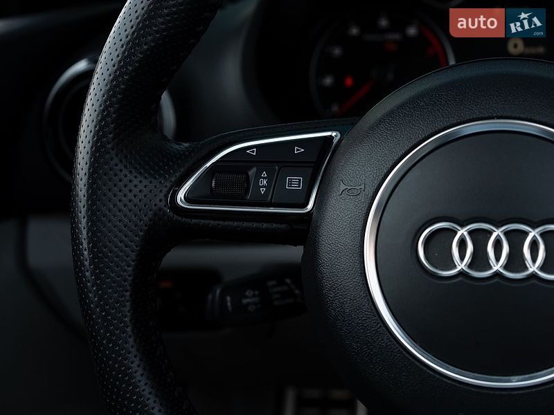 Кабріолет Audi A3 2016 в Дніпрі
