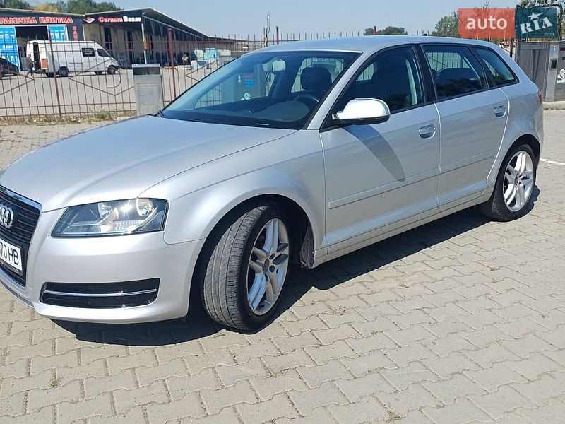 Хэтчбек Audi A3 2012 в Черновцах