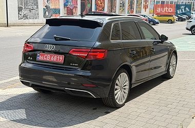 Хетчбек Audi A3 2017 в Львові