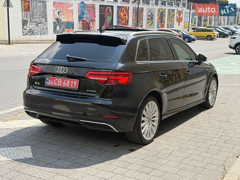 Хетчбек Audi A3 2017 в Львові