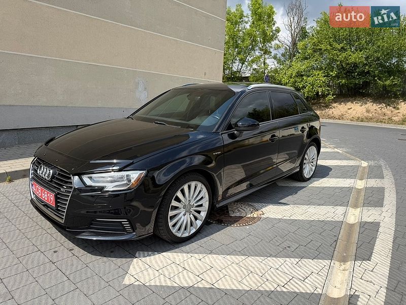 Хетчбек Audi A3 2017 в Львові