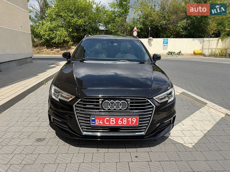 Хетчбек Audi A3 2017 в Львові