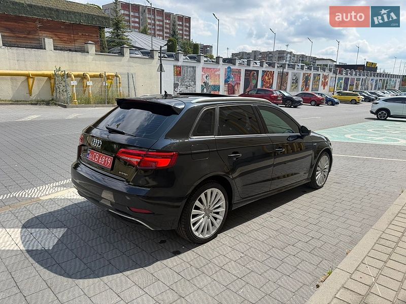 Хетчбек Audi A3 2017 в Львові