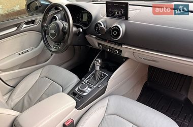 Седан Audi A3 2015 в Ивано-Франковске