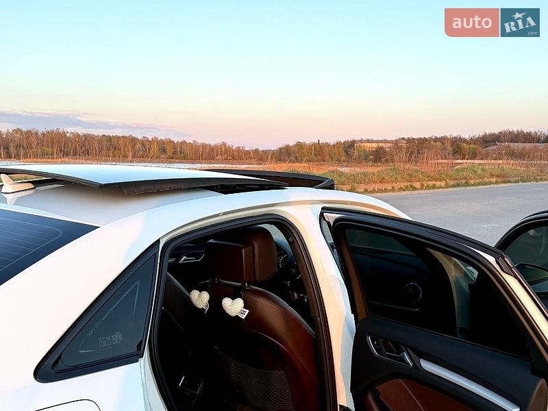 Седан Audi A3 2016 в Новояворівську