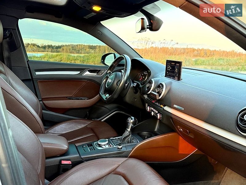 Седан Audi A3 2016 в Новояворівську
