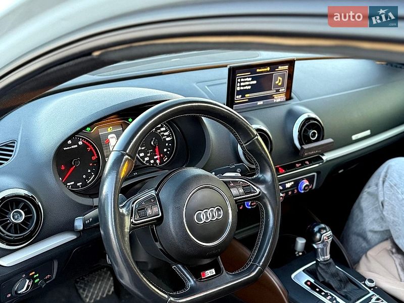 Седан Audi A3 2016 в Новояворівську