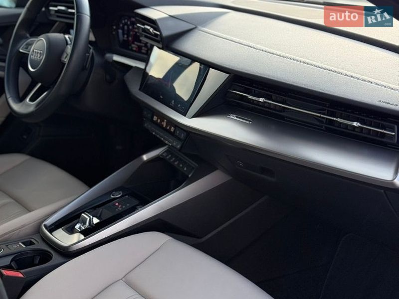 Седан Audi A3 2023 в Львові