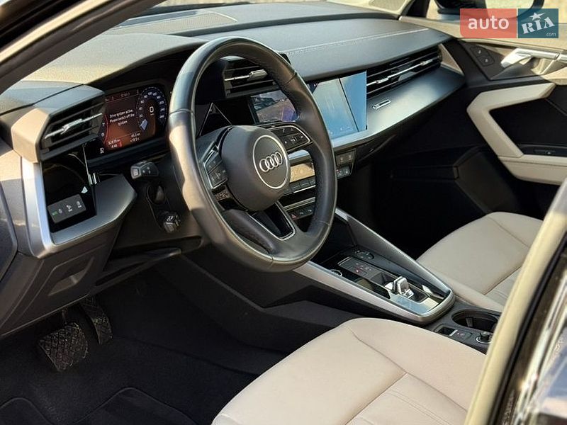 Седан Audi A3 2023 в Львові