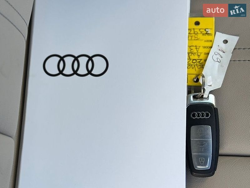 Седан Audi A3 2023 в Львові
