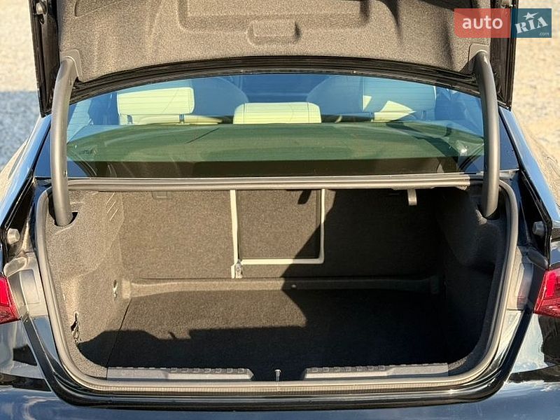 Седан Audi A3 2023 в Львові