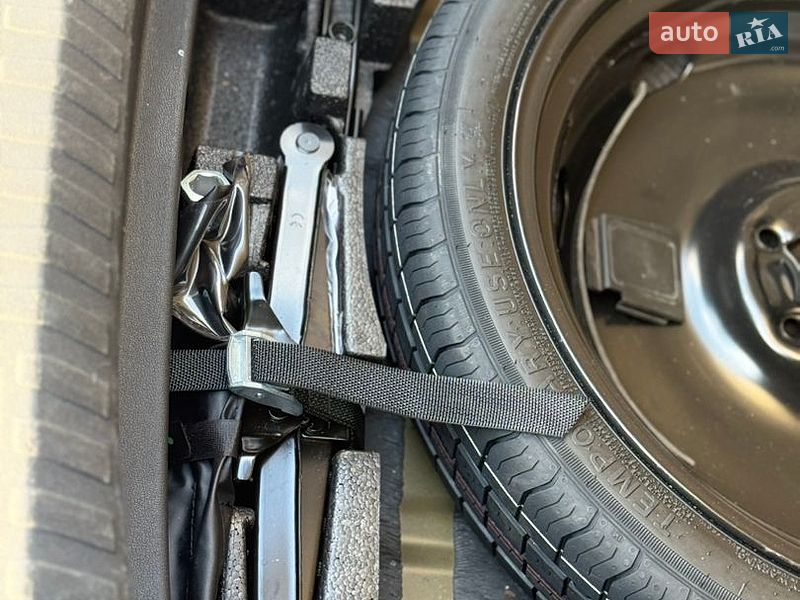 Седан Audi A3 2023 в Львові
