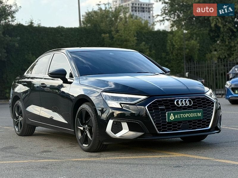 Седан Audi A3 2022 в Киеве