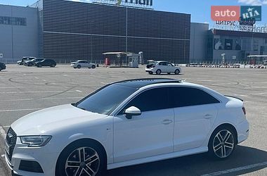 Седан Audi A3 2017 в Киеве